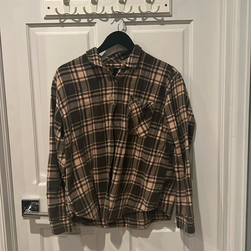medium volcom flannel
